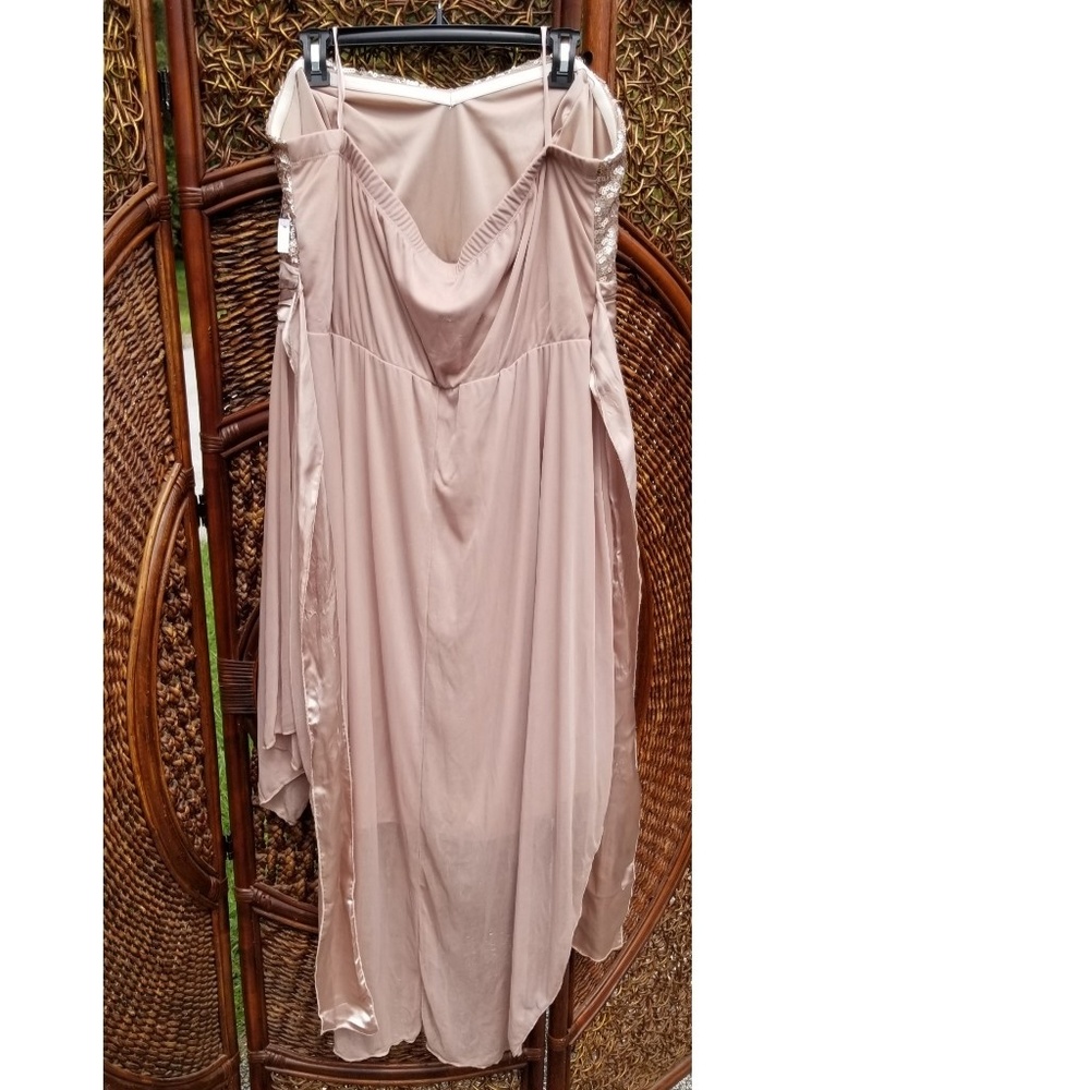 👗 Plus Size Embroidered Strapless Dress - Picture 4 of 7